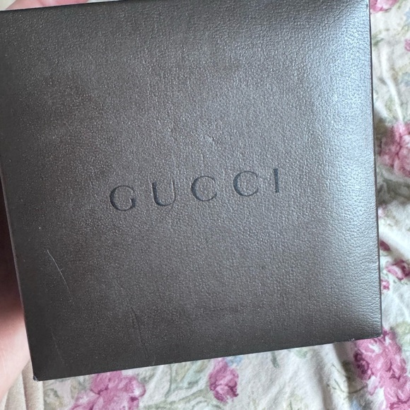 Authentic gucci gold bracelet watch - Picture 7 of 7